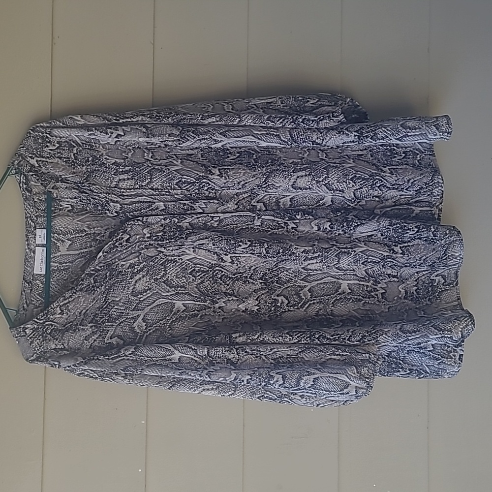 Liz Claiborne snake print top